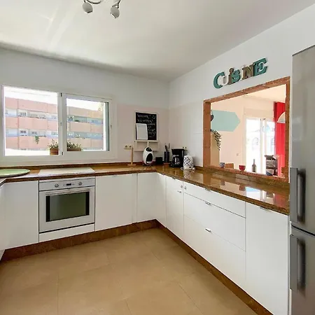 La Duquesa Penthouse דירה *